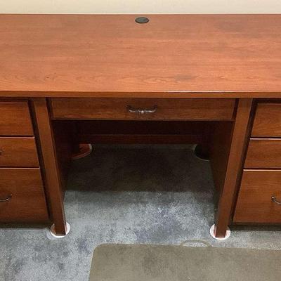 Luxwood Amish Made Eshton Executive Computer Desk