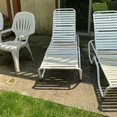 Adjustable Loungers & Plastic Outdoor Chairs