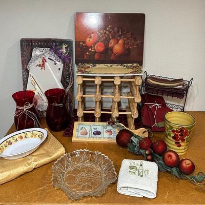 Old World Elegance – Grape Motifs & Rustic Table Accents