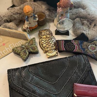 Handbag ,with Accessories And Display Items 