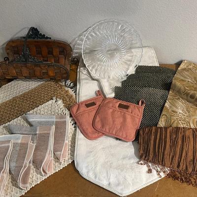 Rustic & Elegant Kitchen Table Décor Bundle
