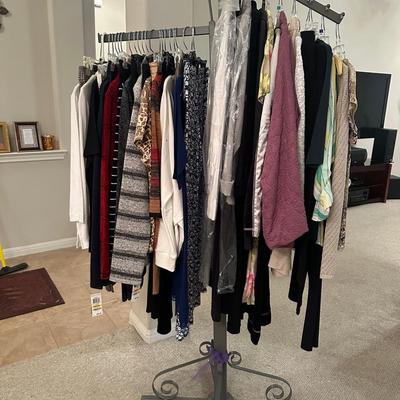 Assorted Women’s Clothing Rack – Blouses, Sweaters & Dresses Batch 1