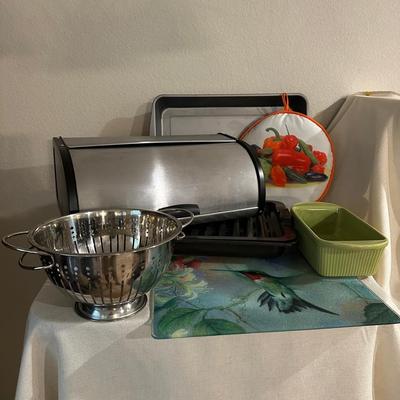 Mixed Kitchen Essentials Lot – Bread Box, Colander, Loaf Dish & More