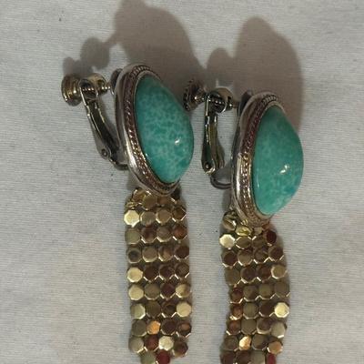 Vintage Whiting & Davis Clip-On Earrings – Turquoise Cabochon & Gold Mesh