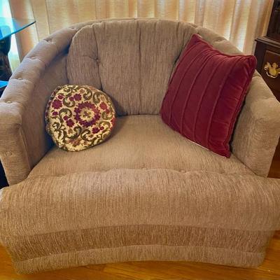 Sale Photo Thumbnail #5: Hollywood Regency Chair (2)