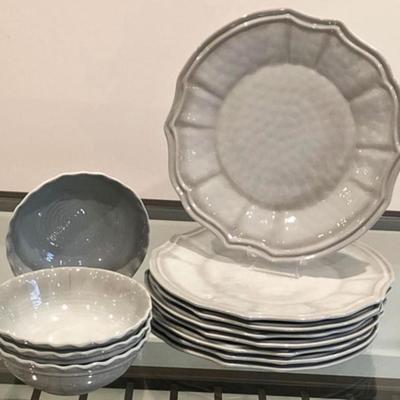 Williams Sonoma Dusty Grey Melamine Set – 8 Plates, 4 Bowls