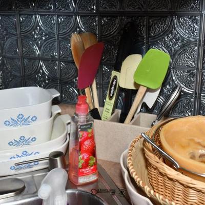 Sale Photo Thumbnail #261: 259 kitchen