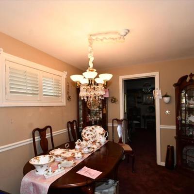 Sale Photo Thumbnail #116: 114 dinng room