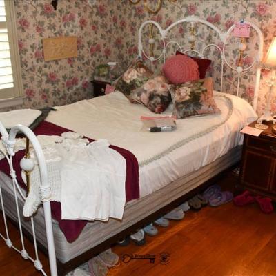 Sale Photo Thumbnail #517: 515 bedroom b