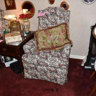 Sale Photo Thumbnail #220: 218 family room