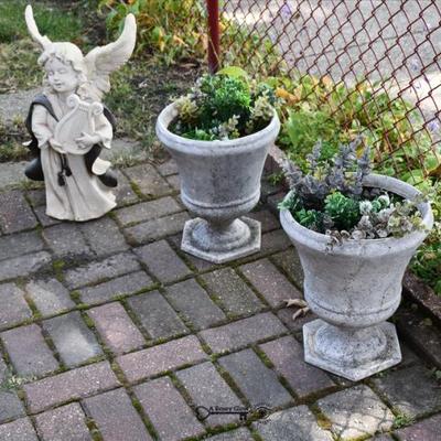 Sale Photo Thumbnail #674: 672 back yard
