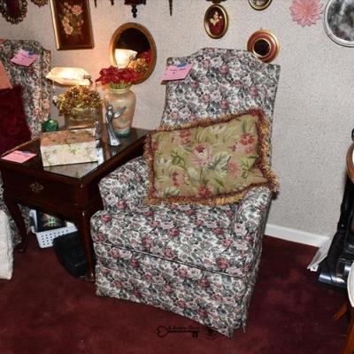 Sale Photo Thumbnail #217: 215 family room