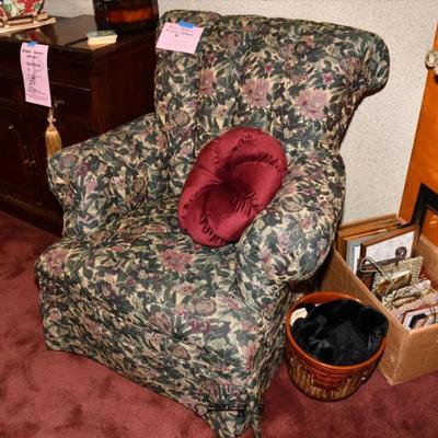 Sale Photo Thumbnail #175: 173 family room