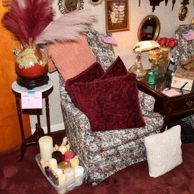 Sale Photo Thumbnail #222: 220 family room