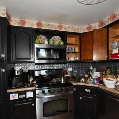 Sale Photo Thumbnail #249: 247 kitchen