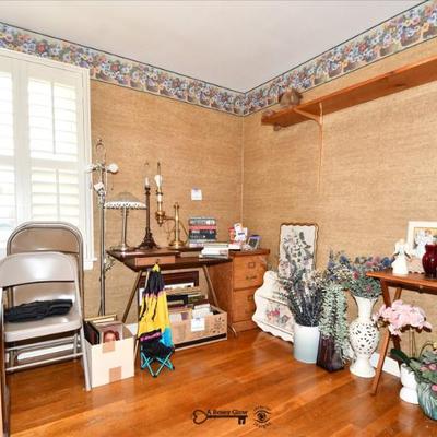 Sale Photo Thumbnail #450: 448 office