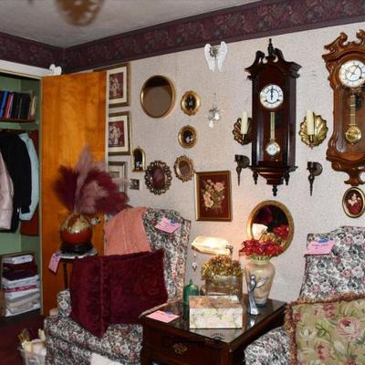 Sale Photo Thumbnail #173: 171 family room