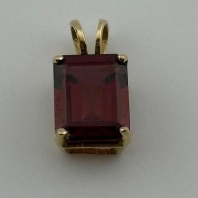 10k Emerald-Cut Pendant