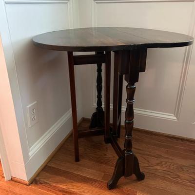 Sale Photo Thumbnail #199: Love this antique gate leg table! 