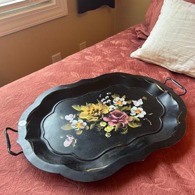 Sale Photo Thumbnail #516: Gorgeous vintage toleware tray. 