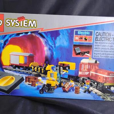Sh653v lego system 4563 load railroad (worth $703)