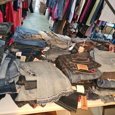Sale Photo Thumbnail #195