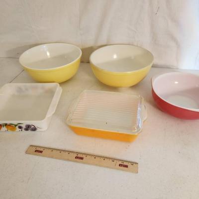 5pc Vintage Colorful Pyrex & Fire King Baking & Mixing Dishes