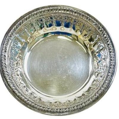 Sale Photo Thumbnail #71: Reed & Barton 6.5" Candy & Nut Dish - Silver Plate