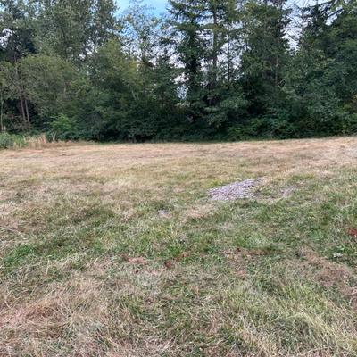 Field available for parking as stated in instructions.