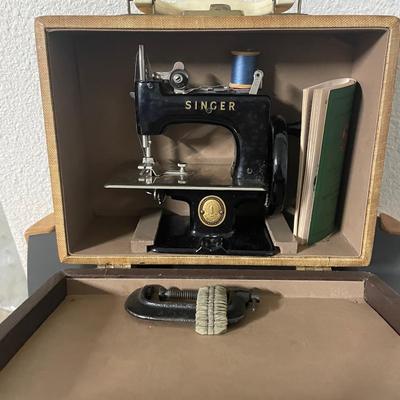 Singer Model 20-1 Sewing Machine with Original Accessories and Case