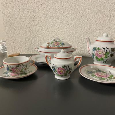 Japanese Porcelain Miniature Tea Set with Floral Decorations and Red Trim