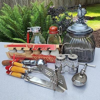 Early Vintage Kitchen Items 