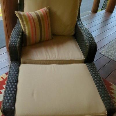 2 Woven Patio Chairs w/Cushions & Ottomans