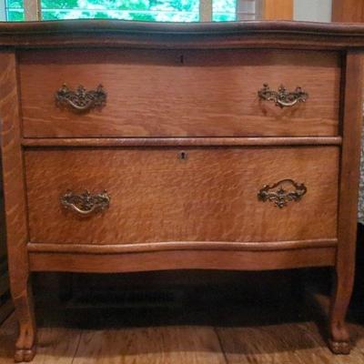 Lowboy/Chest of Drawers w/Paw Foot Legs 