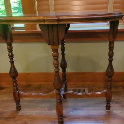 St. Johns Table Company Accent Table 
