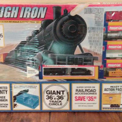 "The High Iron" HO Scale Electric Train Set by Life-Like Trains. 