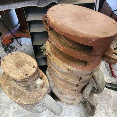 VINTAGE WOOD/STEEL BLOCK AND TACKLE PULLEY HOOK