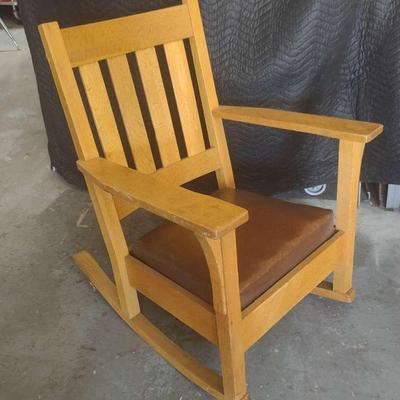 CLASSIC OAK MISSION STYLE ROCKER