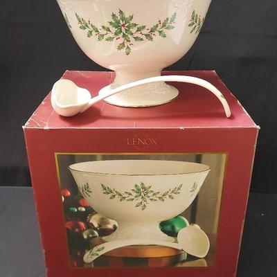 LENOX HOLIDAY PUNCH BOWL WITH LADLE
