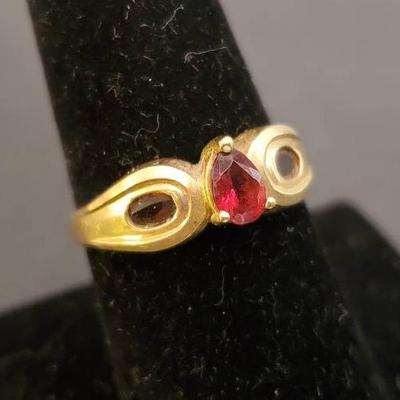 10K Gold Garnet Ring - Size 8