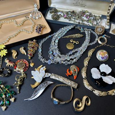 Vintage Costume Brooches, Neckaces & Barrettes From Coro, Kramer, More