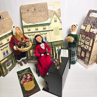 Byers Choice Carolers