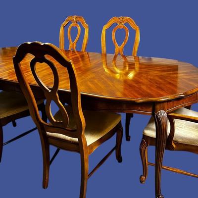 Bassett Dining Room Table 42x98x30 And 6 Chairs 2 Captain 4 Regular 21x25x43