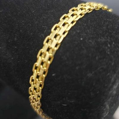 14K Gold Bracelet With Safety Chain Closure- 7"