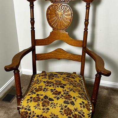 Antique Pressed Oak Rocking Chair - 27x25z45”