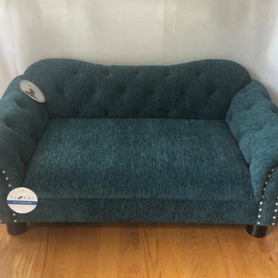 La-Z-Boy Petmate Pet Sofa – Small Couch-Style Bed in Teal