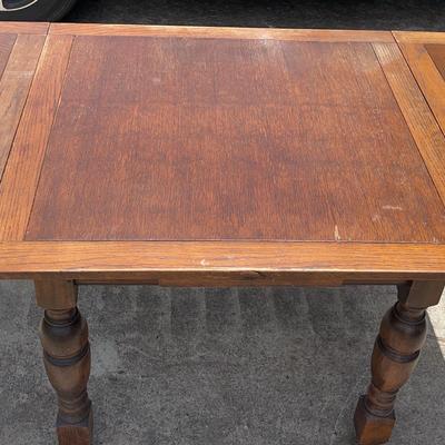 Extendable Breakfast Table 
