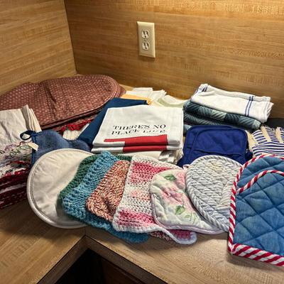 Kitchen Linens 