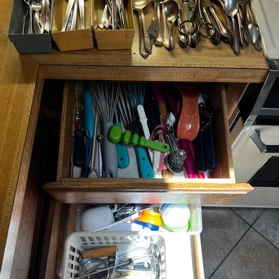 Assorted Kitchen Utensils 
