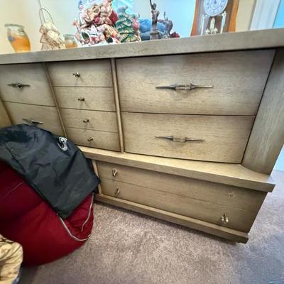 Sale Photo Thumbnail #181